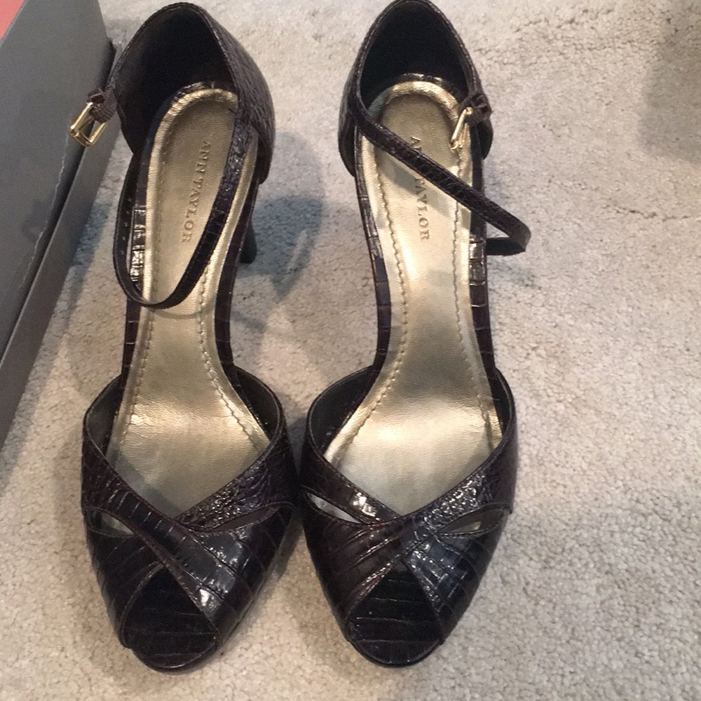 Ann Taylor Brown Heels